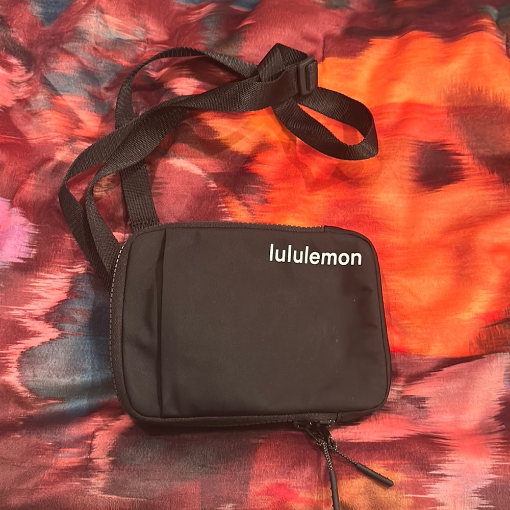 Lululemon - Crossbody bag - black.